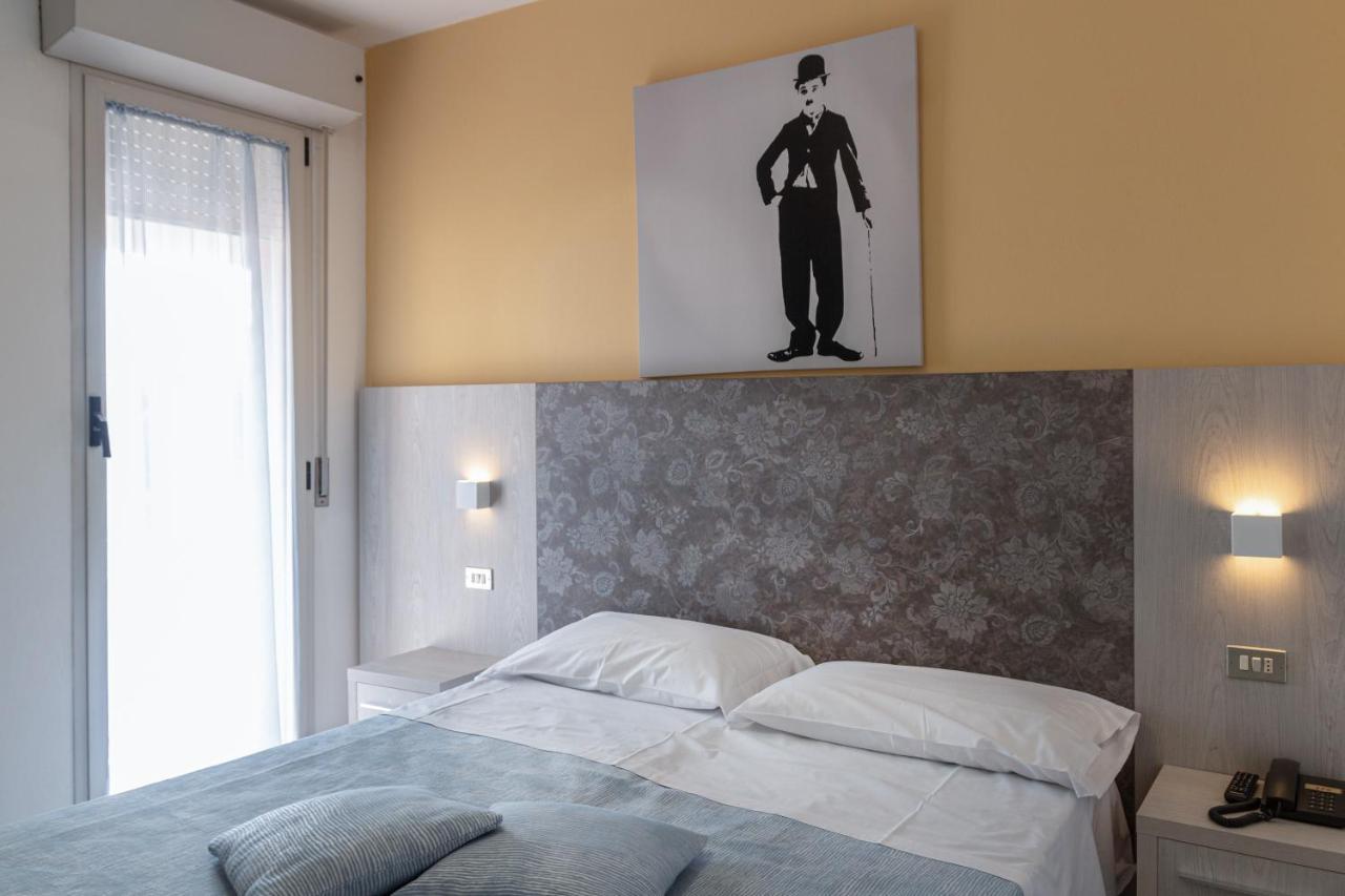 Hotel Boston Cesenatico Exterior foto